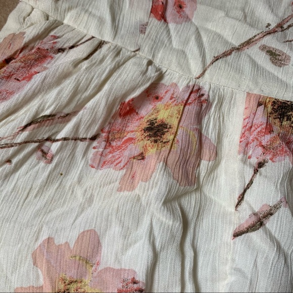 Urban outfitters floral cream romper - Picture 8 of 8